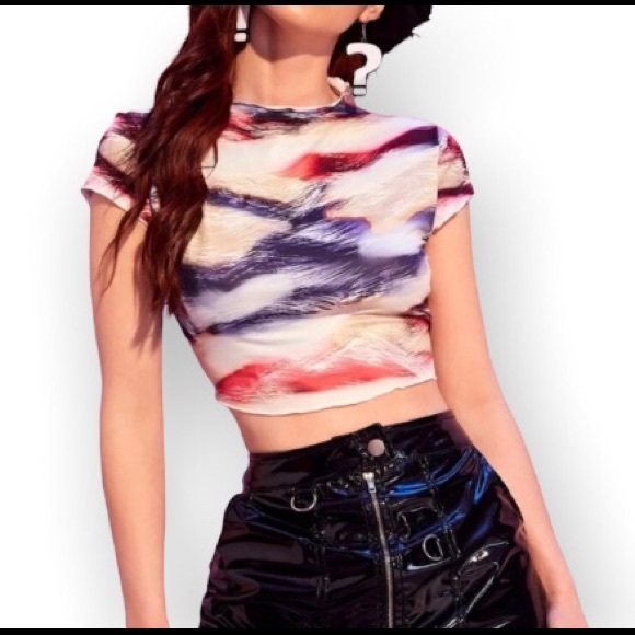 💋Distressed Tye Die Multi-colored Crop Lettuce Trim Top - Picture 1 of 2
